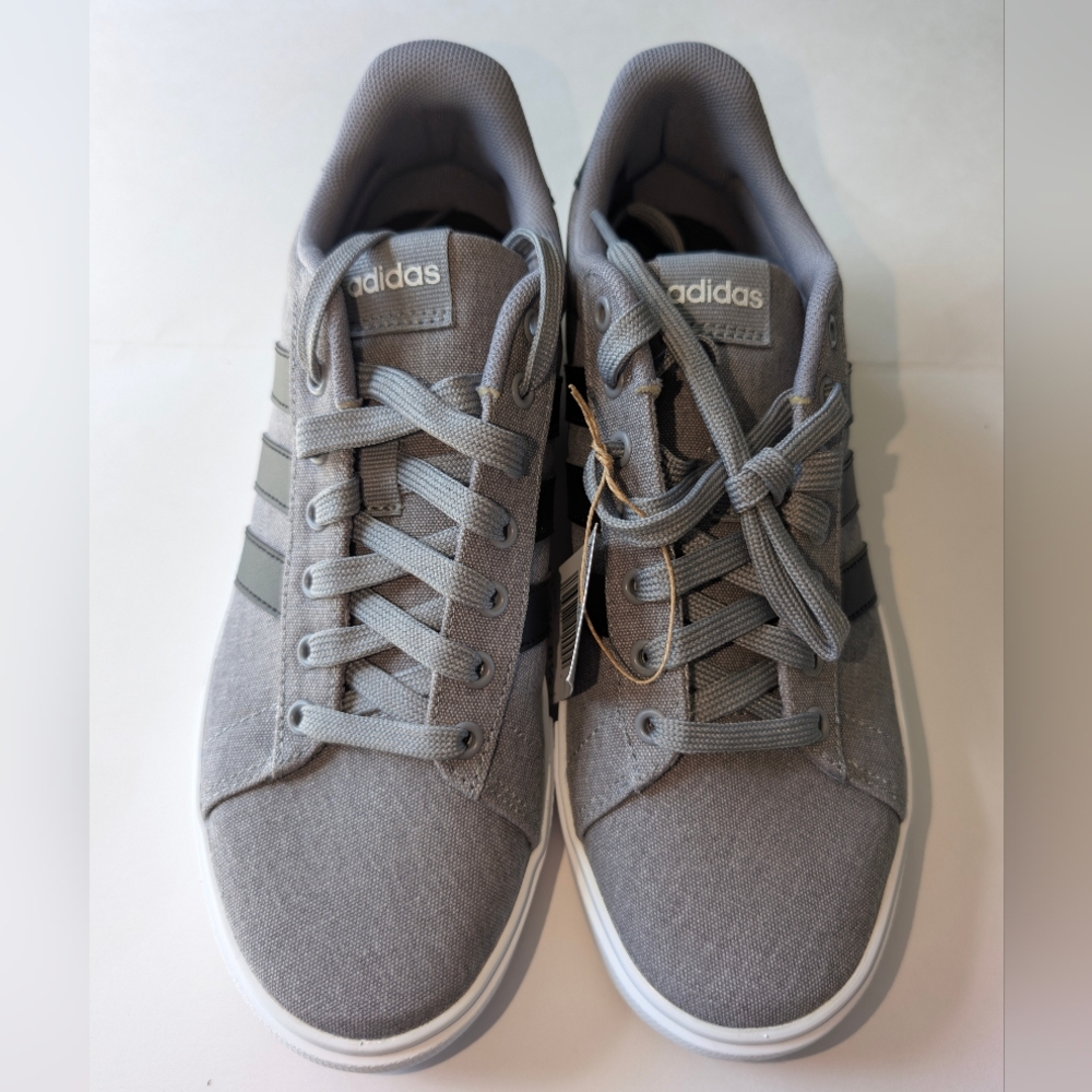 Adidas Men's Daily 4.0 Casual Sneakers Gray NWT Mens 7.5 / Women's 8.5